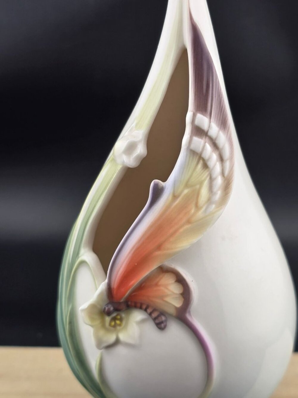 Franz Collection Papillon Butterfly Porcelain Vase Decorative Accent FZ00888 - Picture 2 of 13